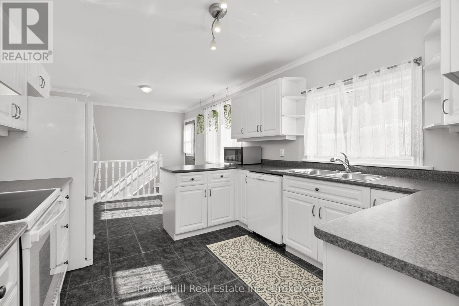 1012 North Burgess Avenue, Muskoka Lakes, Ontario  P0C 1A0 - Photo 10 - X12848052