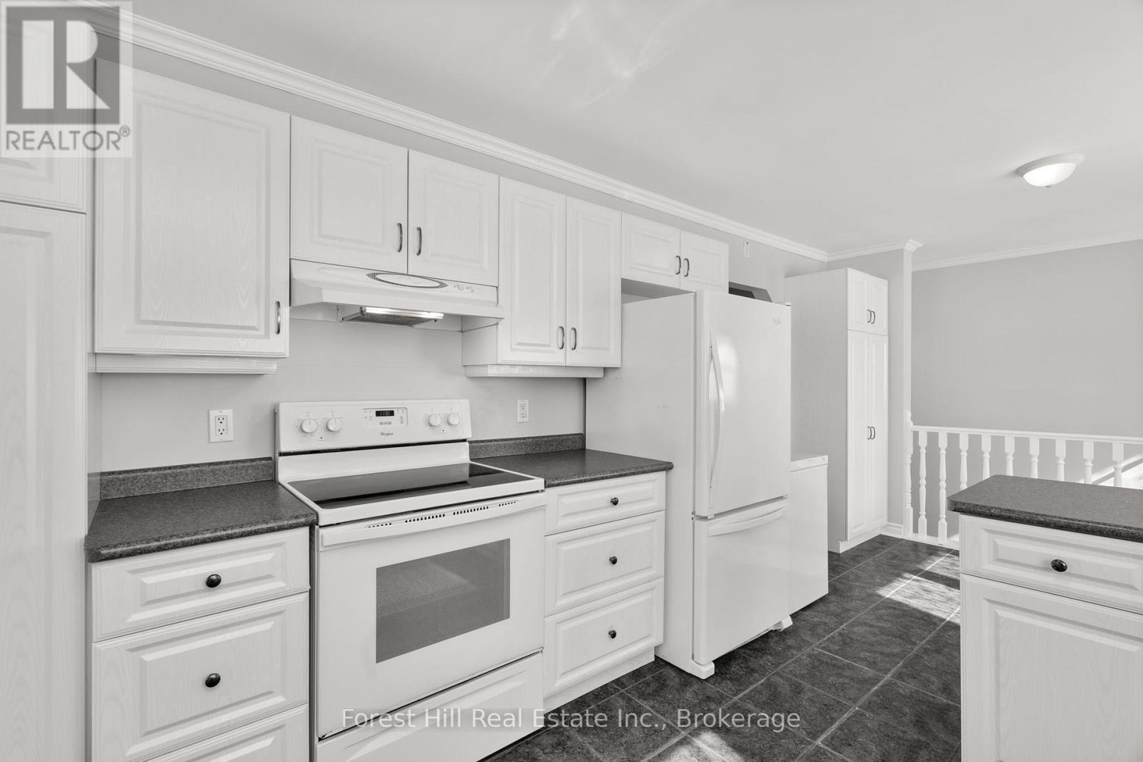 1012 North Burgess Avenue, Muskoka Lakes, Ontario  P0C 1A0 - Photo 12 - X12848052