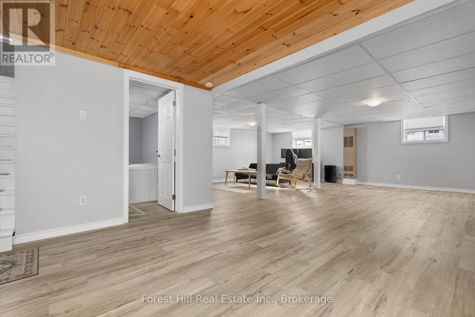 1012 North Burgess Avenue, Muskoka Lakes, Ontario  P0C 1A0 - Photo 14 - X12848052