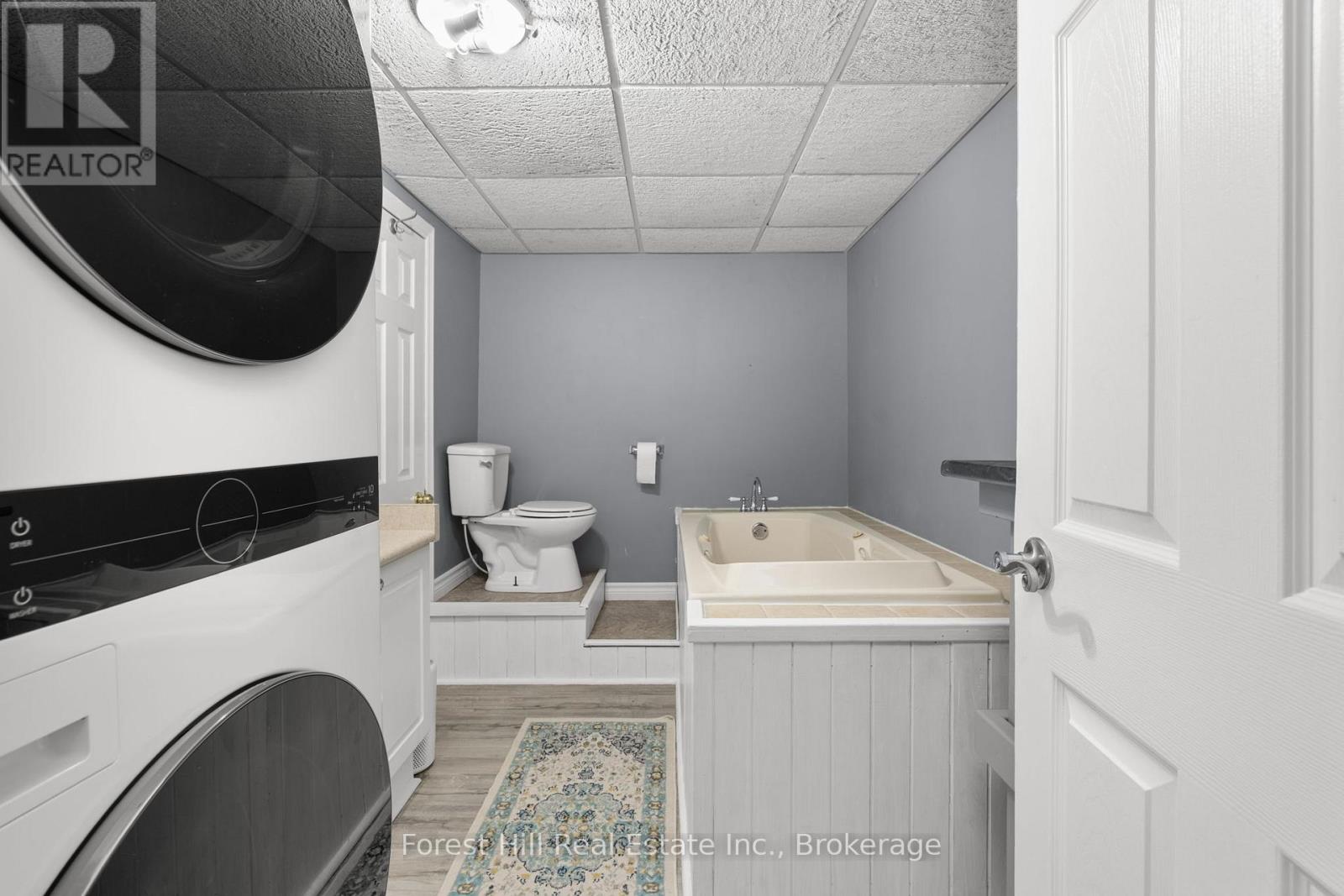 1012 North Burgess Avenue, Muskoka Lakes, Ontario  P0C 1A0 - Photo 16 - X12848052