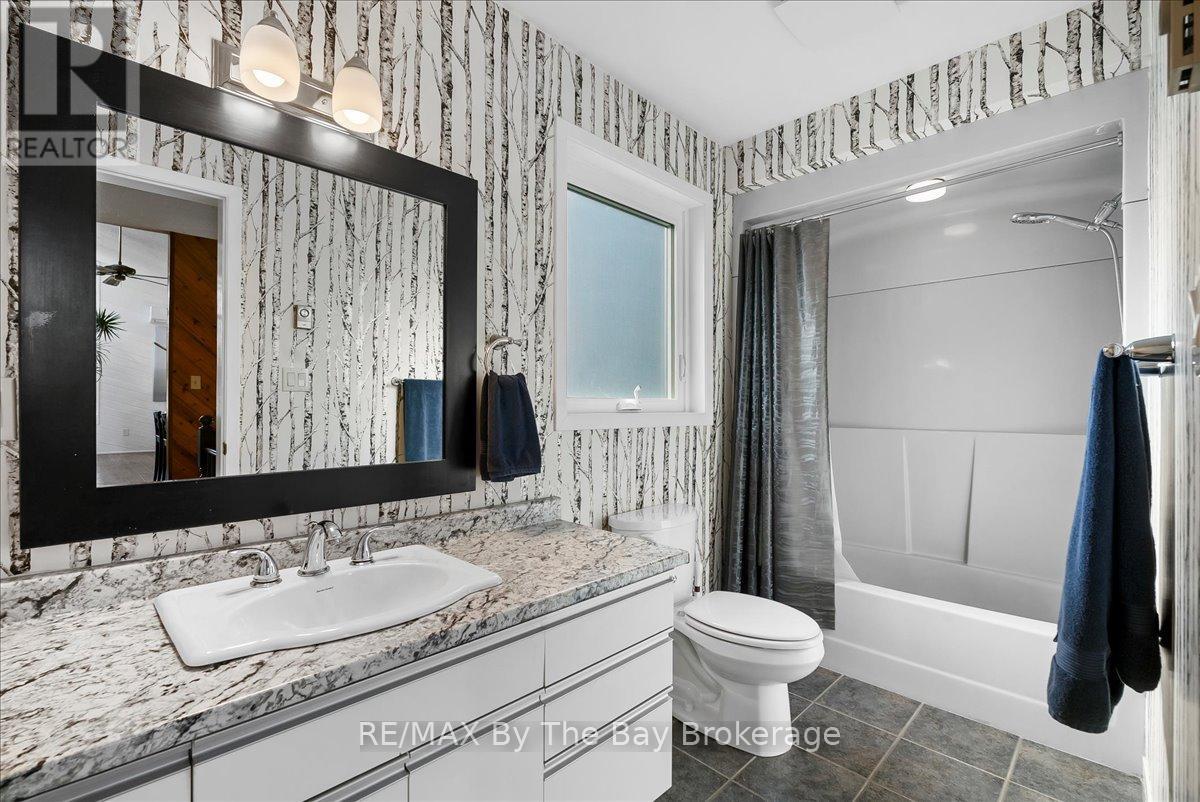 177 Talisman Mountain Drive, Grey Highlands, Ontario  N0C 1G0 - Photo 12 - X12848062