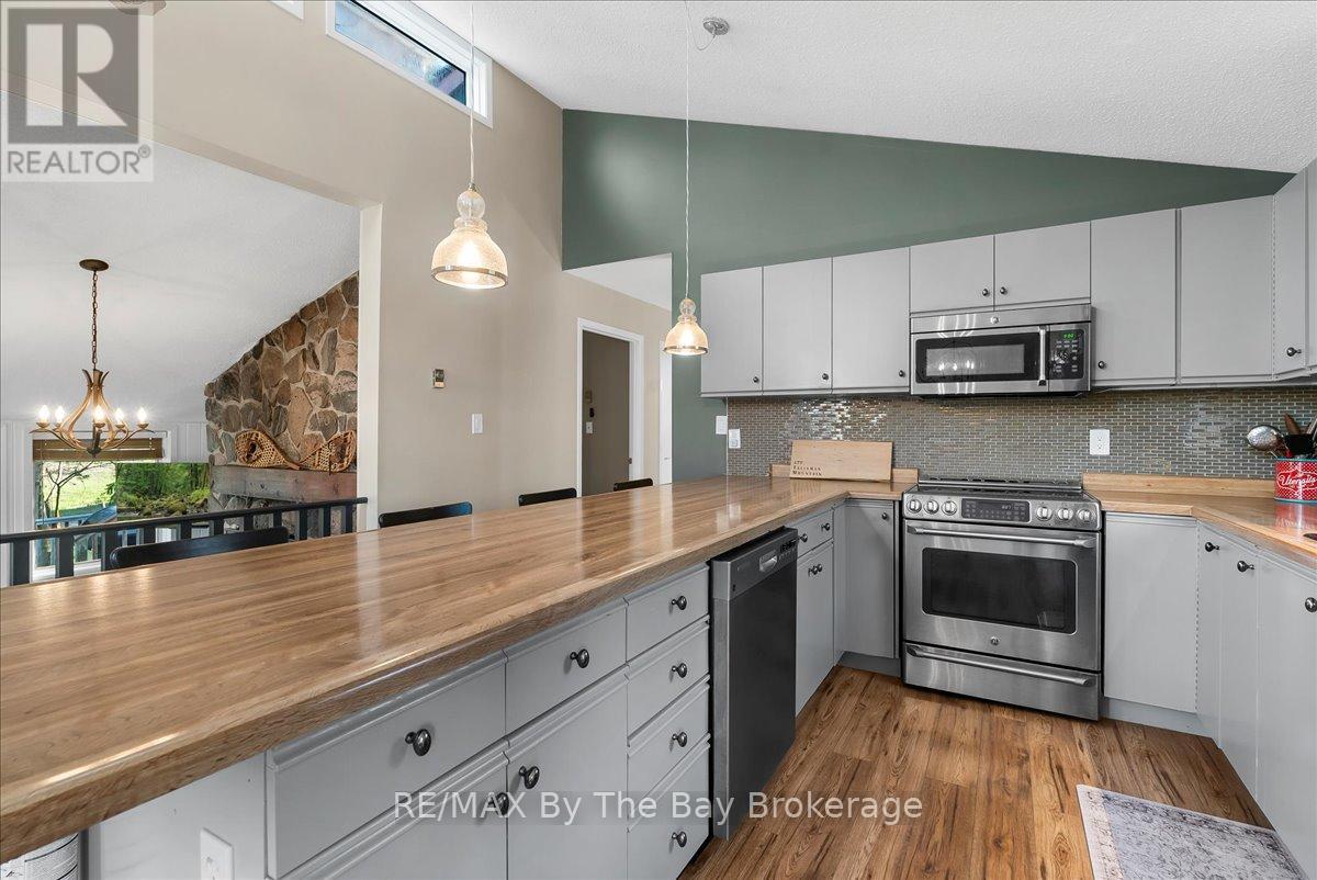 177 Talisman Mountain Drive, Grey Highlands, Ontario  N0C 1G0 - Photo 17 - X12848062