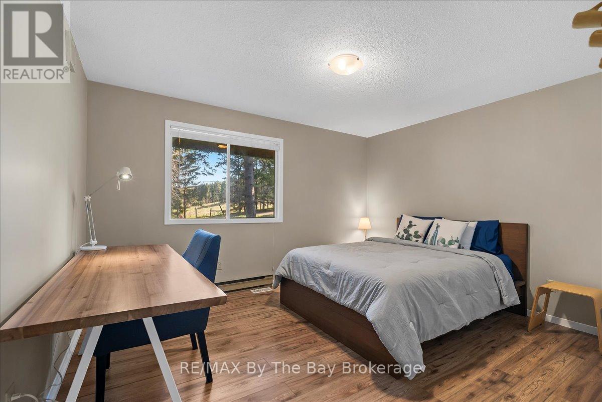 177 Talisman Mountain Drive, Grey Highlands, Ontario  N0C 1G0 - Photo 9 - X12848062