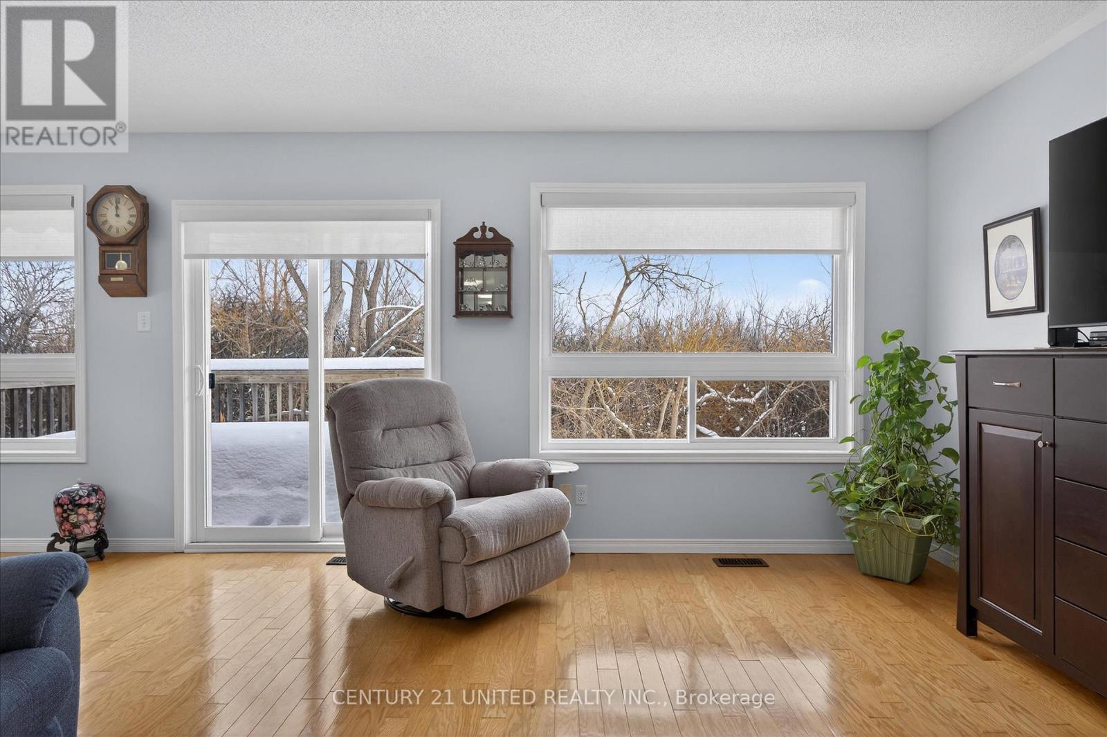 27 - 909 Wentworth Street, Peterborough (Otonabee Ward 1), Ontario  K9J 8R7 - Photo 17 - X12848044