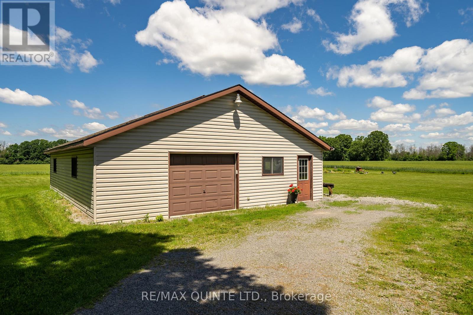 257 Elmbrook Road, Prince Edward County, Ontario  K0K 2T0 - Photo 38 - X12848320
