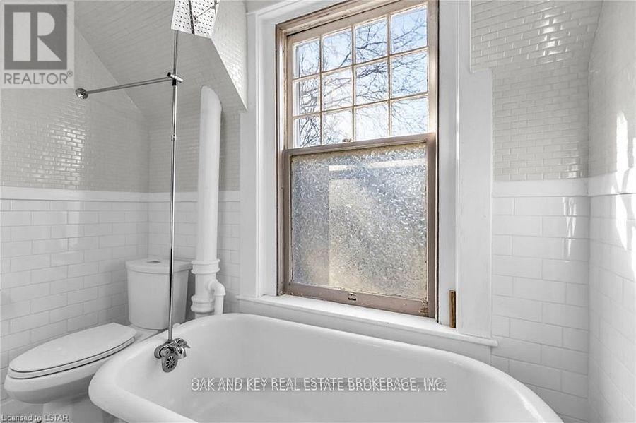 Upper - 23 Carfrae Street, London South, Ontario  N6C 1G1 - Photo 11 - X12848008