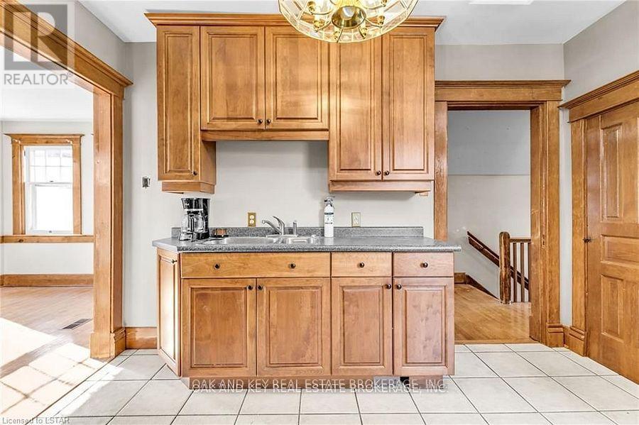 Upper - 23 Carfrae Street, London South, Ontario  N6C 1G1 - Photo 5 - X12848008