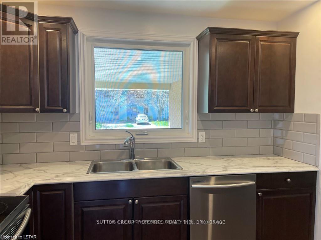 87 Monmore Road, London North, Ontario  N6G 2W7 - Photo 9 - X12848136