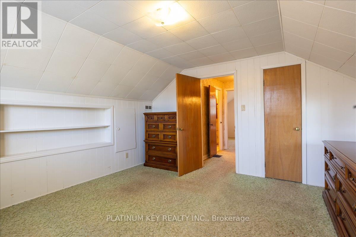 256 King Street, Southwest Middlesex, Ontario  N0L 1M0 - Photo 18 - X12848226