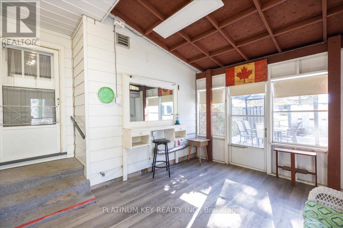 256 King Street, Southwest Middlesex, Ontario  N0L 1M0 - Photo 20 - X12848226