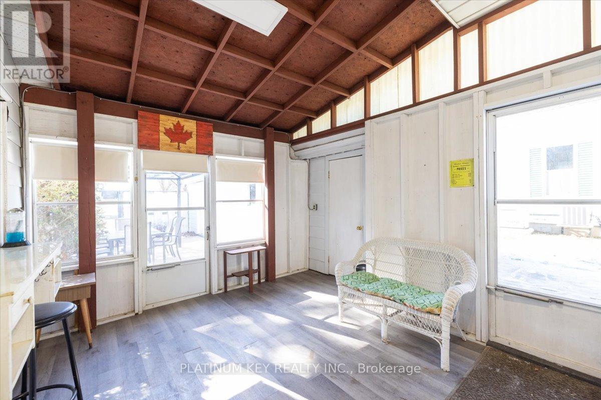 256 King Street, Southwest Middlesex, Ontario  N0L 1M0 - Photo 21 - X12848226