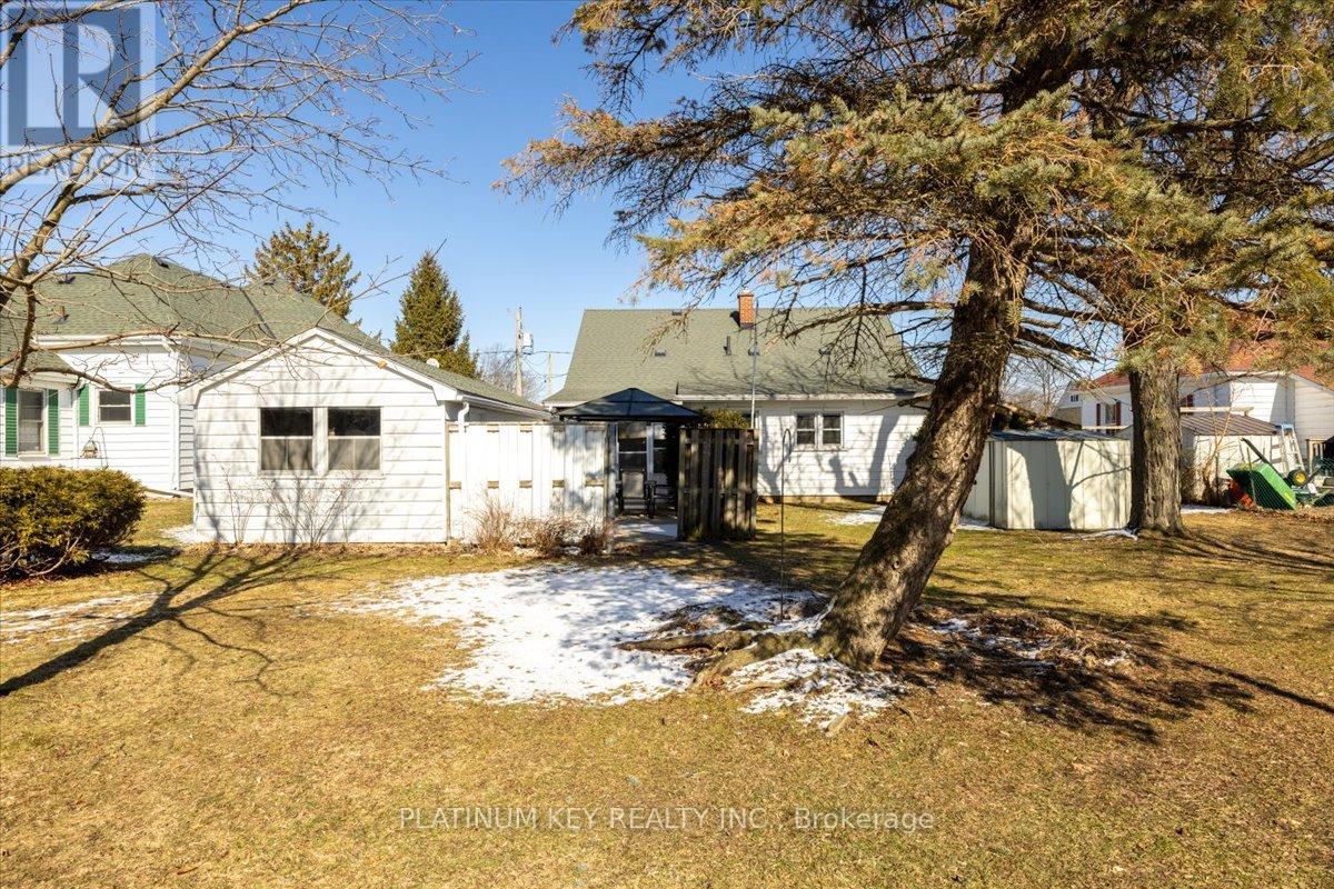 256 King Street, Southwest Middlesex, Ontario  N0L 1M0 - Photo 25 - X12848226