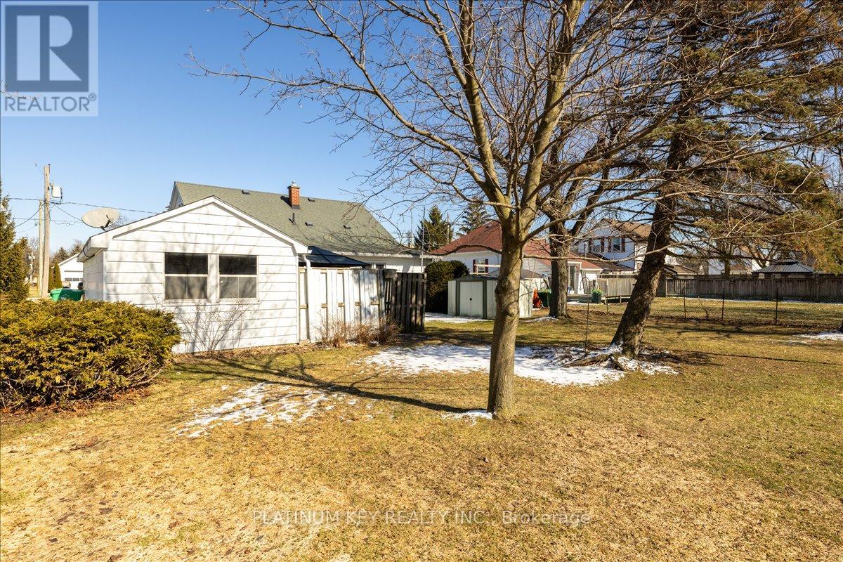 256 King Street, Southwest Middlesex, Ontario  N0L 1M0 - Photo 26 - X12848226