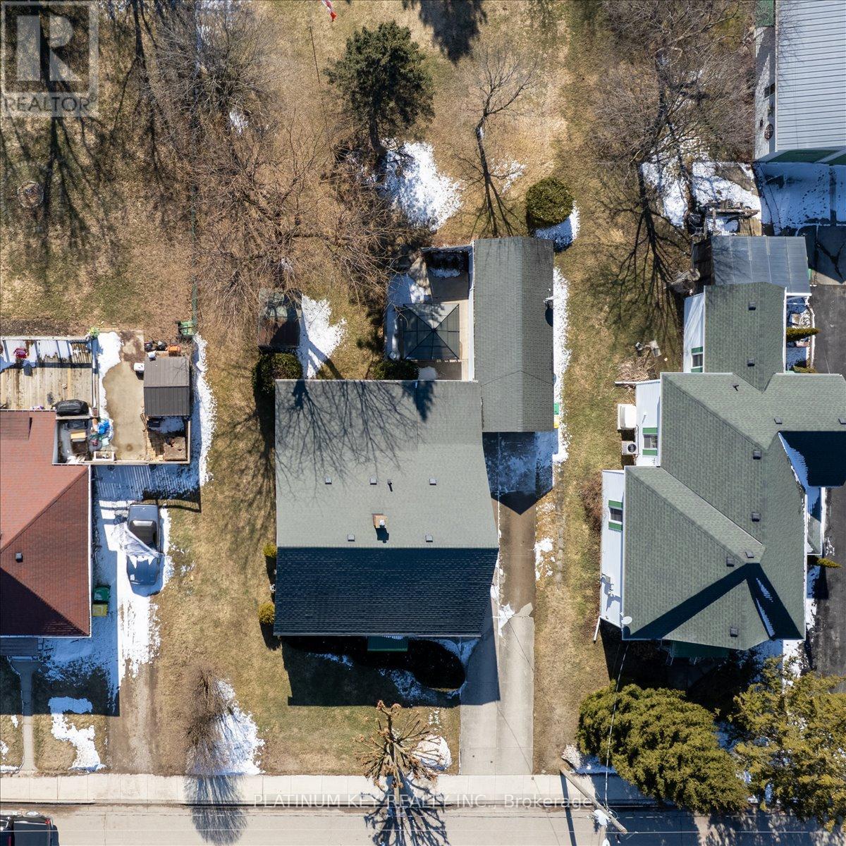 256 King Street, Southwest Middlesex, Ontario  N0L 1M0 - Photo 27 - X12848226