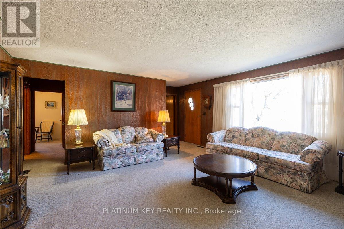 256 King Street, Southwest Middlesex, Ontario  N0L 1M0 - Photo 4 - X12848226