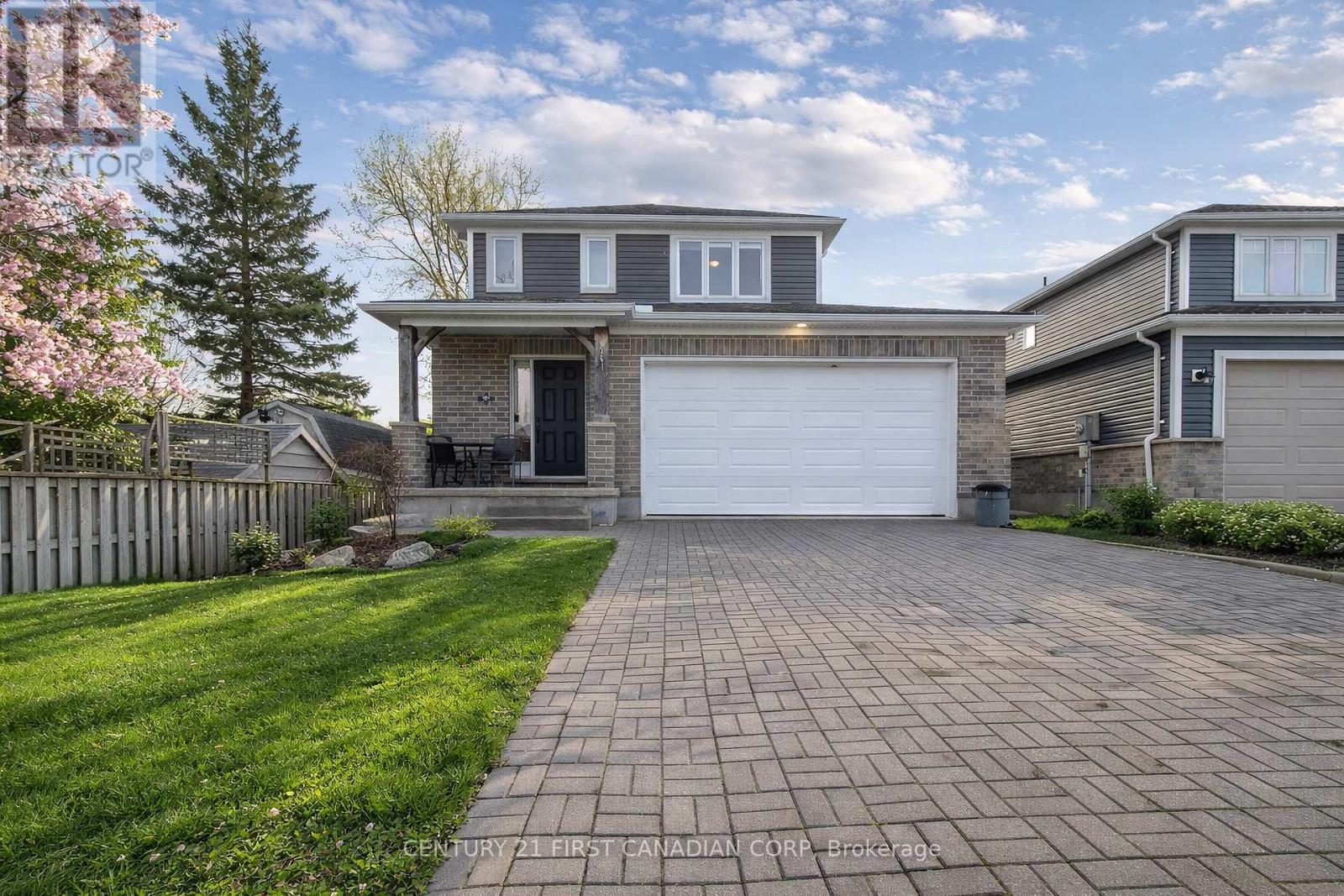 361 Beech Street, Lucan Biddulph, Ontario  N0M 2J0 - Photo 2 - X12848242