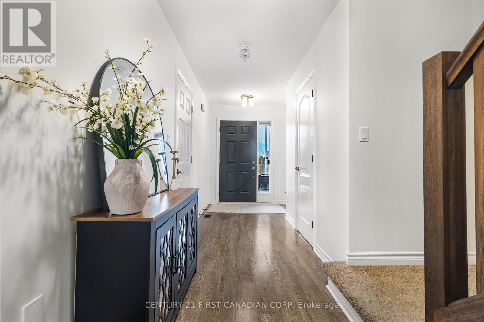 361 Beech Street, Lucan Biddulph, Ontario  N0M 2J0 - Photo 5 - X12848242