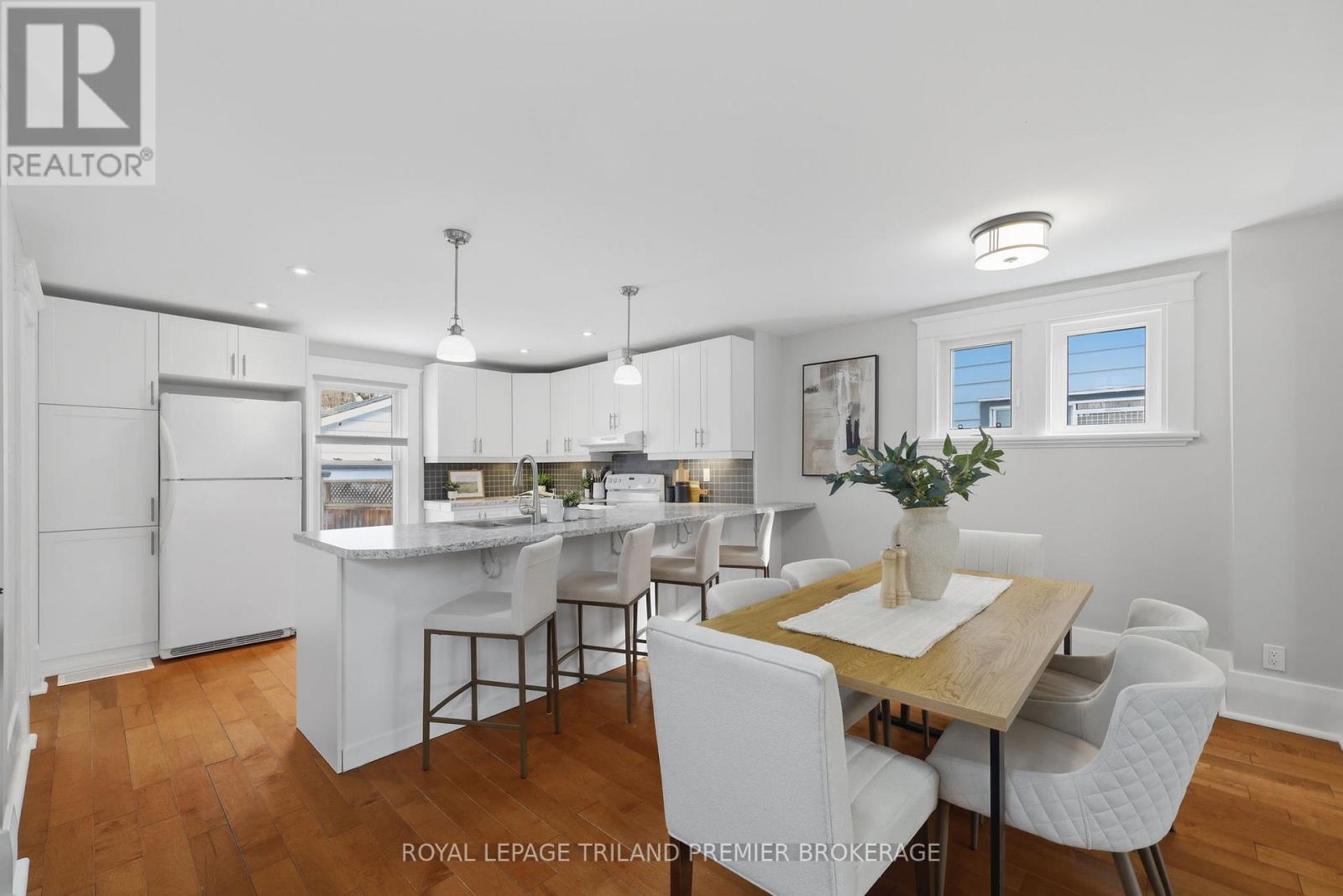 98 Briscoe Street E, London South, Ontario  N6C 1X2 - Photo 11 - X12848272