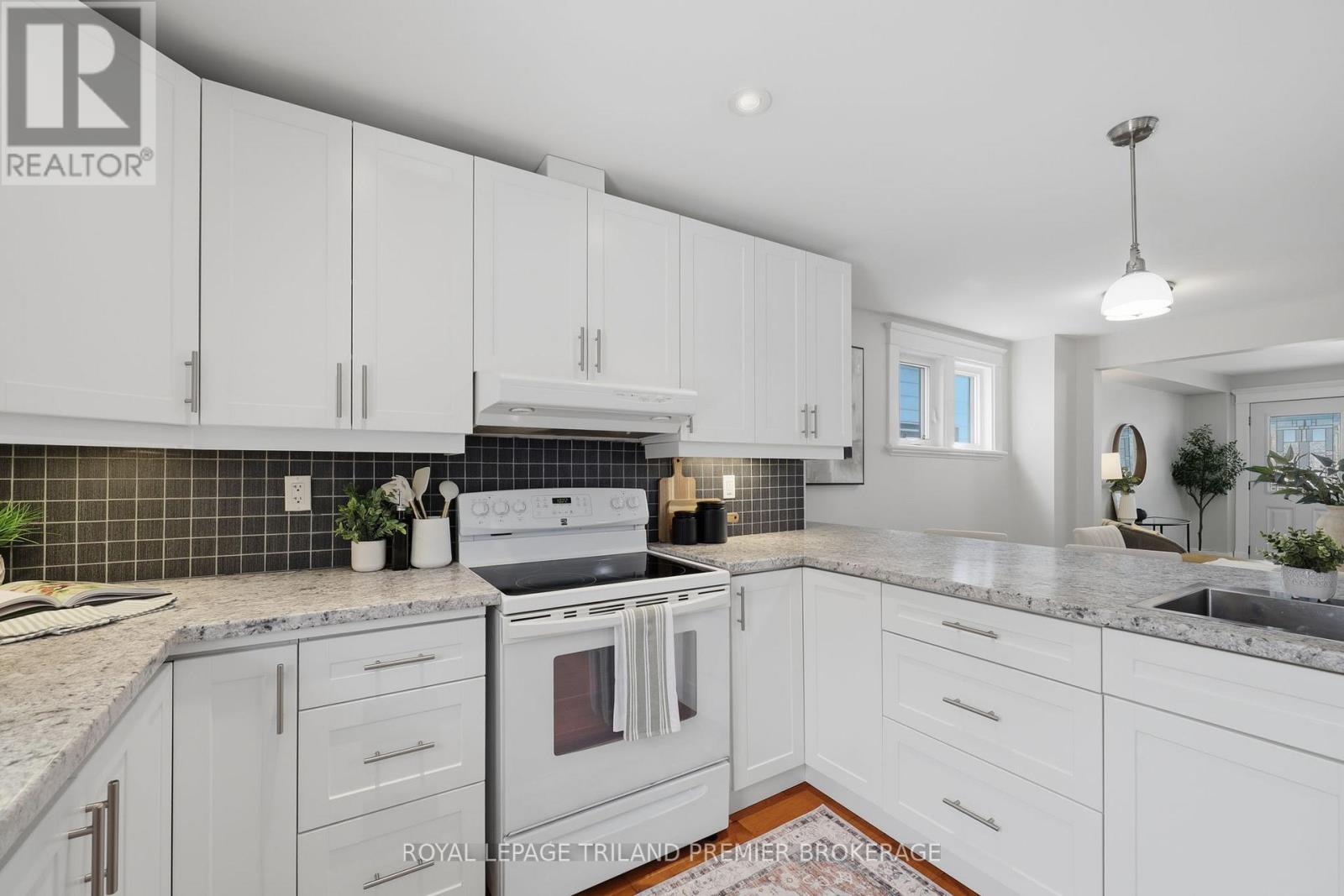 98 Briscoe Street E, London South, Ontario  N6C 1X2 - Photo 19 - X12848272