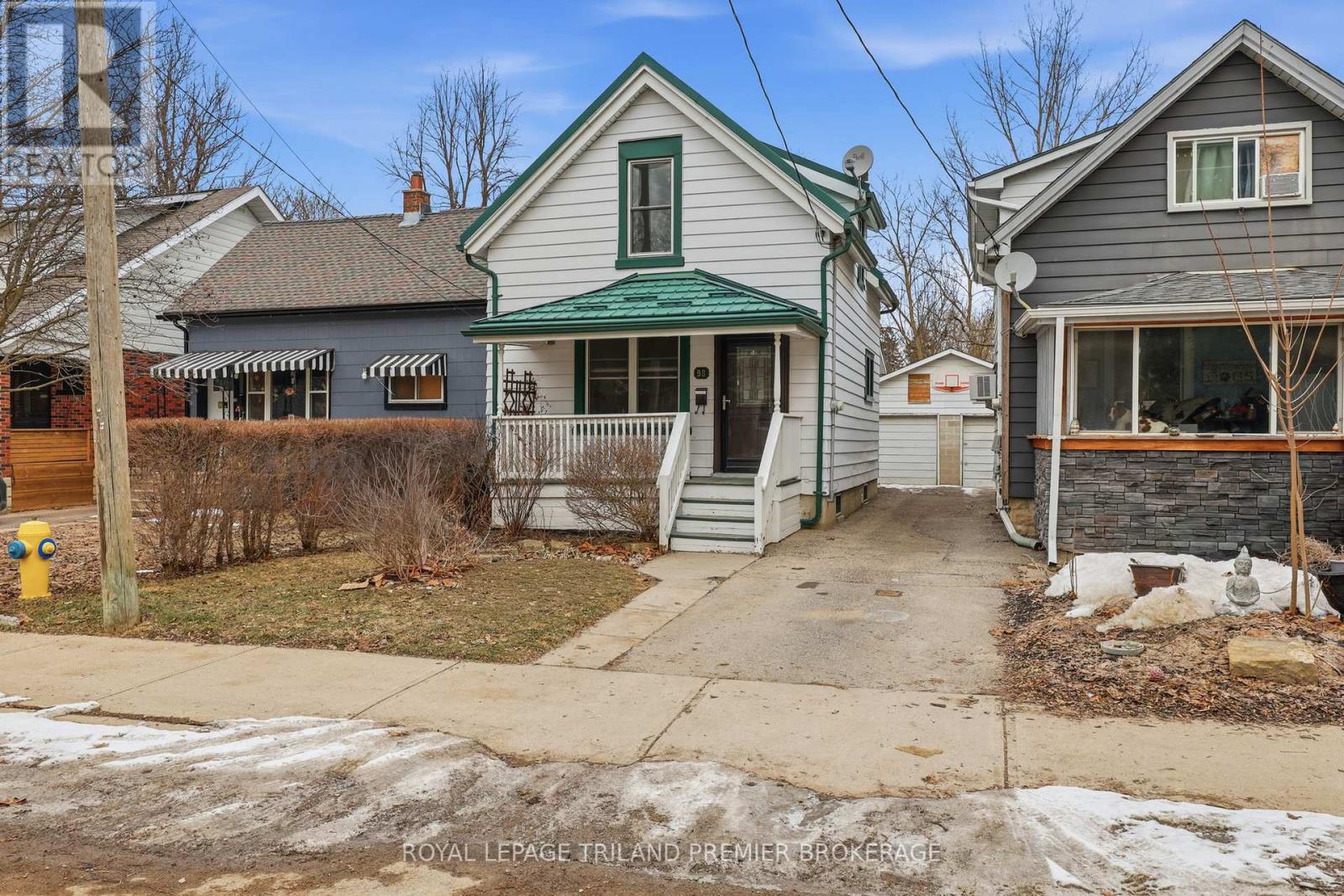 98 Briscoe Street E, London South, Ontario  N6C 1X2 - Photo 2 - X12848272