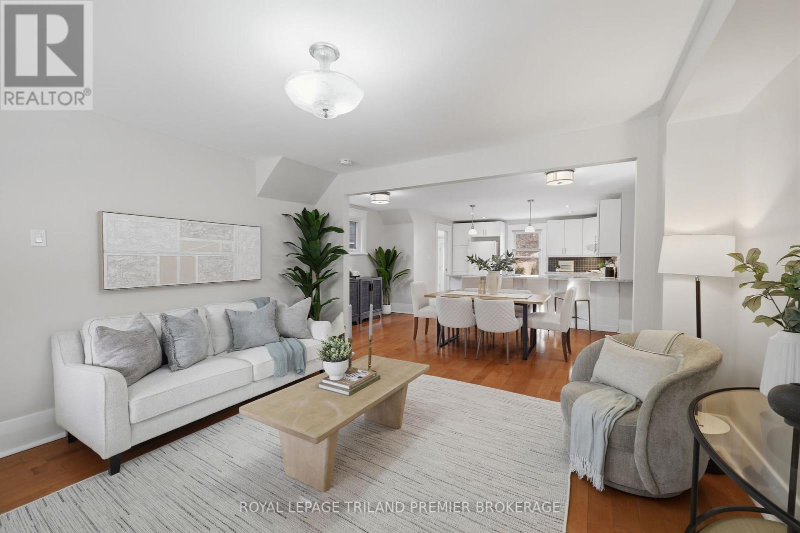 98 Briscoe Street E, London South, Ontario  N6C 1X2 - Photo 5 - X12848272