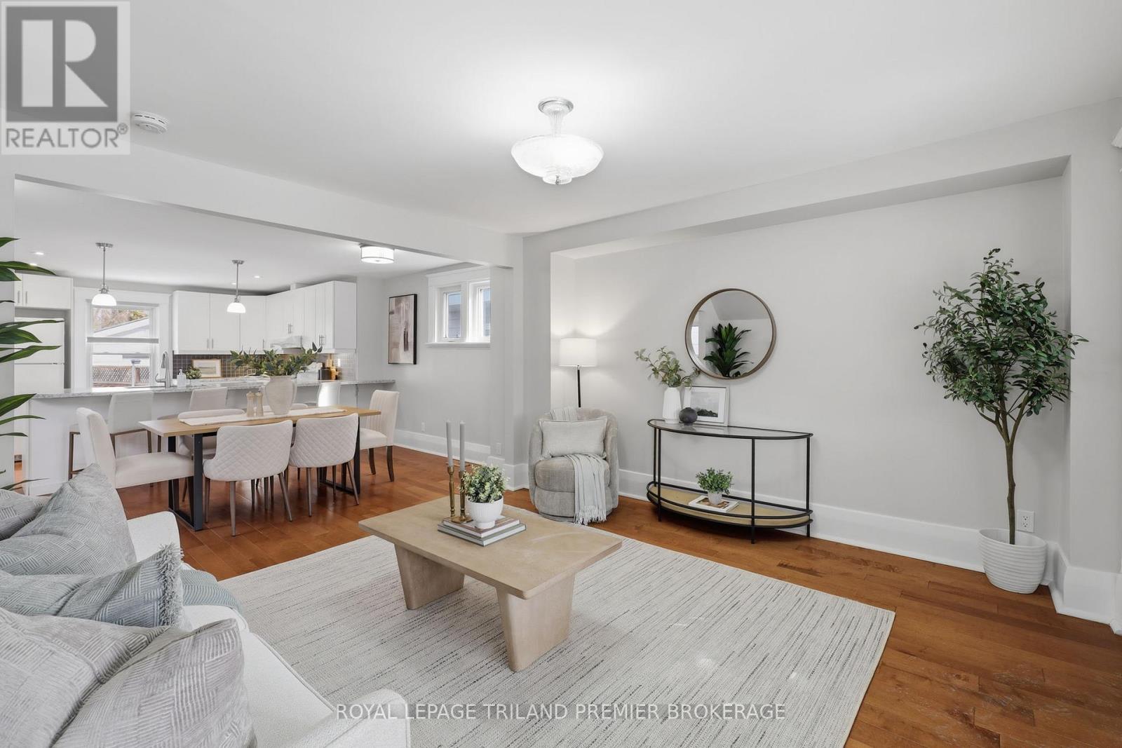 98 Briscoe Street E, London South, Ontario  N6C 1X2 - Photo 6 - X12848272