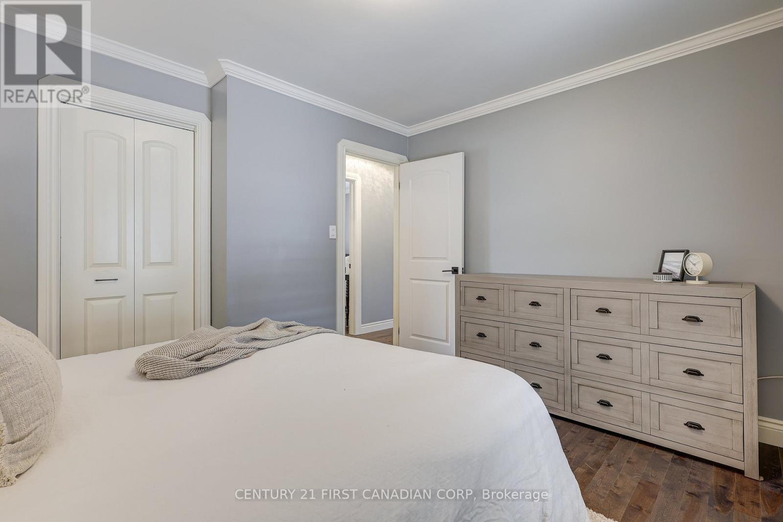 Photo 27 of 48 for 527 Belvedere Avenue