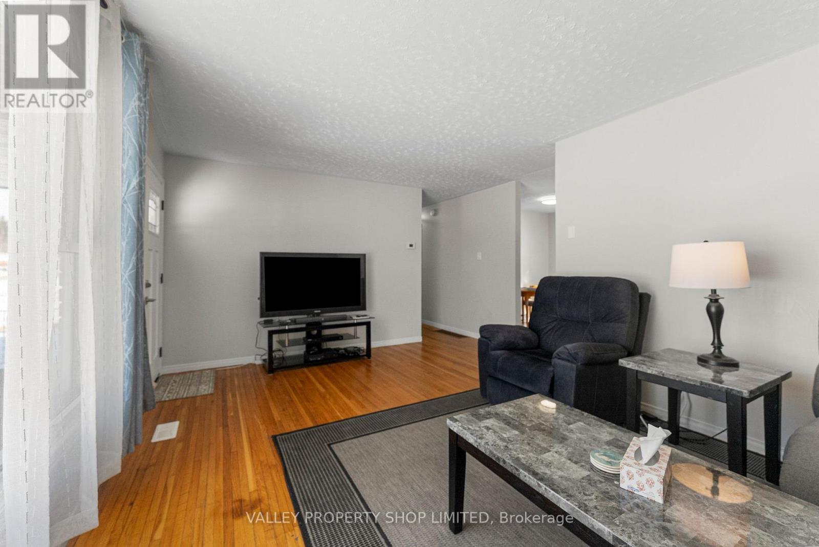 1224 B Line Road, Laurentian Valley, Ontario  K8A 6W8 - Photo 12 - X12848316