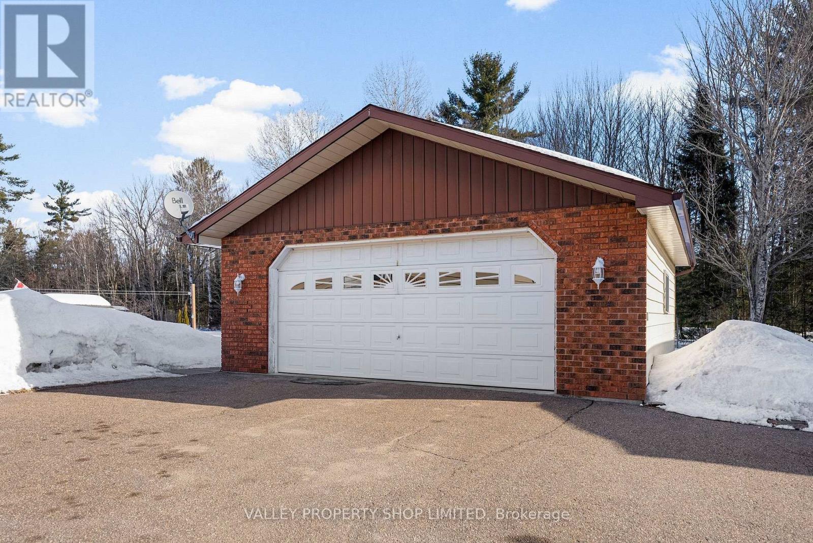 1224 B Line Road, Laurentian Valley, Ontario  K8A 6W8 - Photo 29 - X12848316