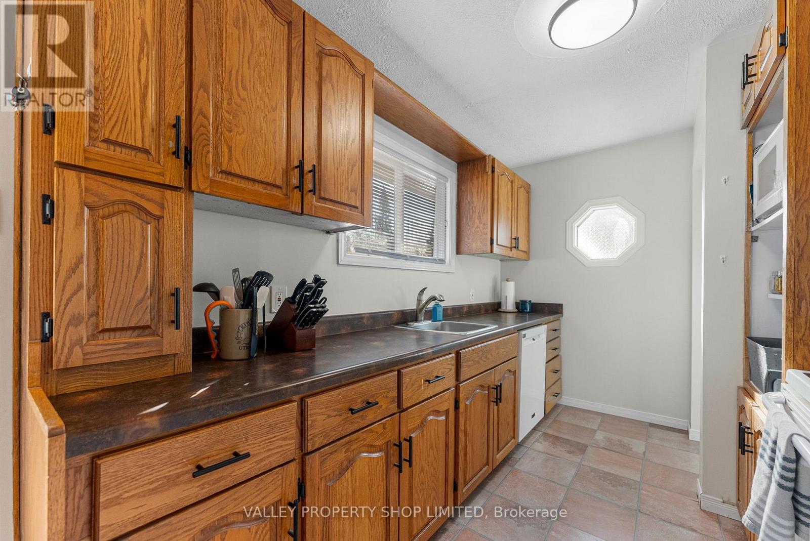 1224 B Line Road, Laurentian Valley, Ontario  K8A 6W8 - Photo 7 - X12848316