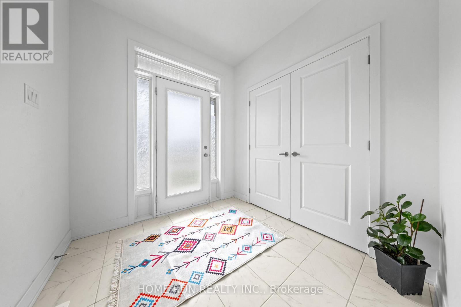 909 Beckton Heights, Ottawa, Ontario  K2S 2X5 - Photo 3 - X12848116