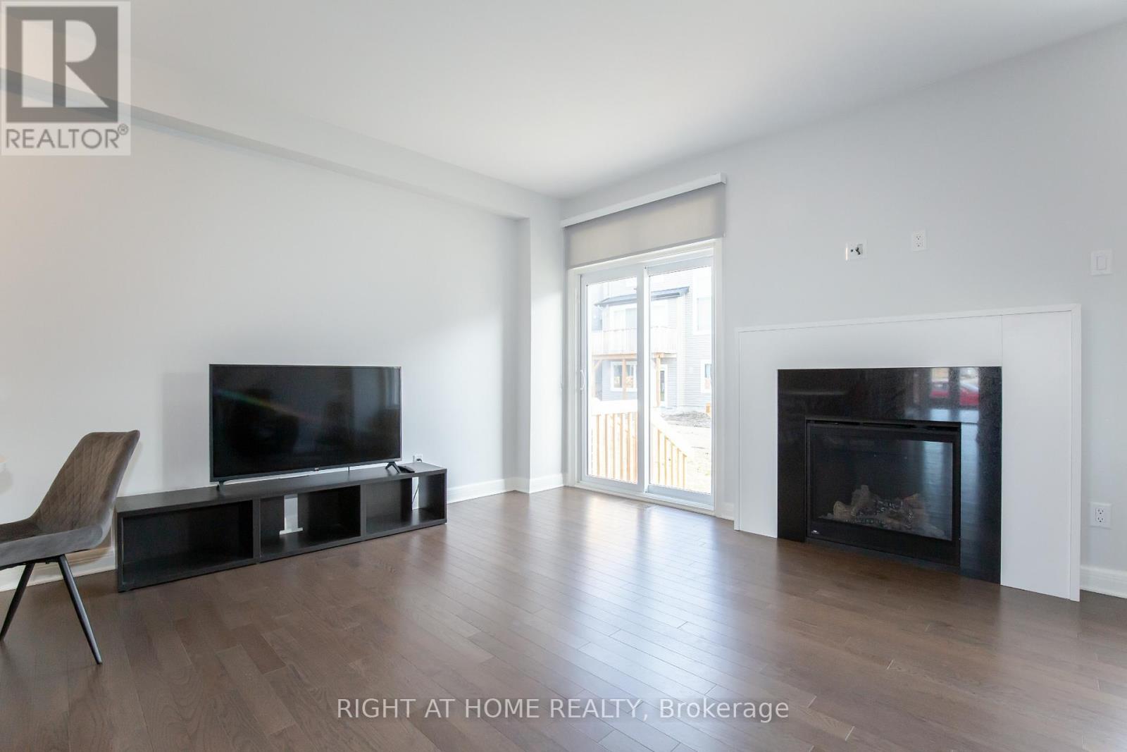 521 Hitzlay Terrace, Ottawa, Ontario  K2T 0S1 - Photo 13 - X12848384