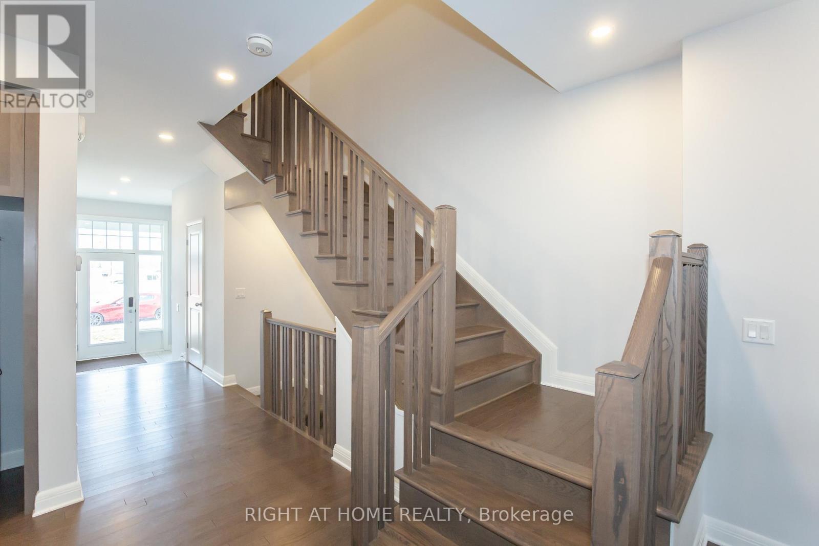 521 Hitzlay Terrace, Ottawa, Ontario  K2T 0S1 - Photo 14 - X12848384