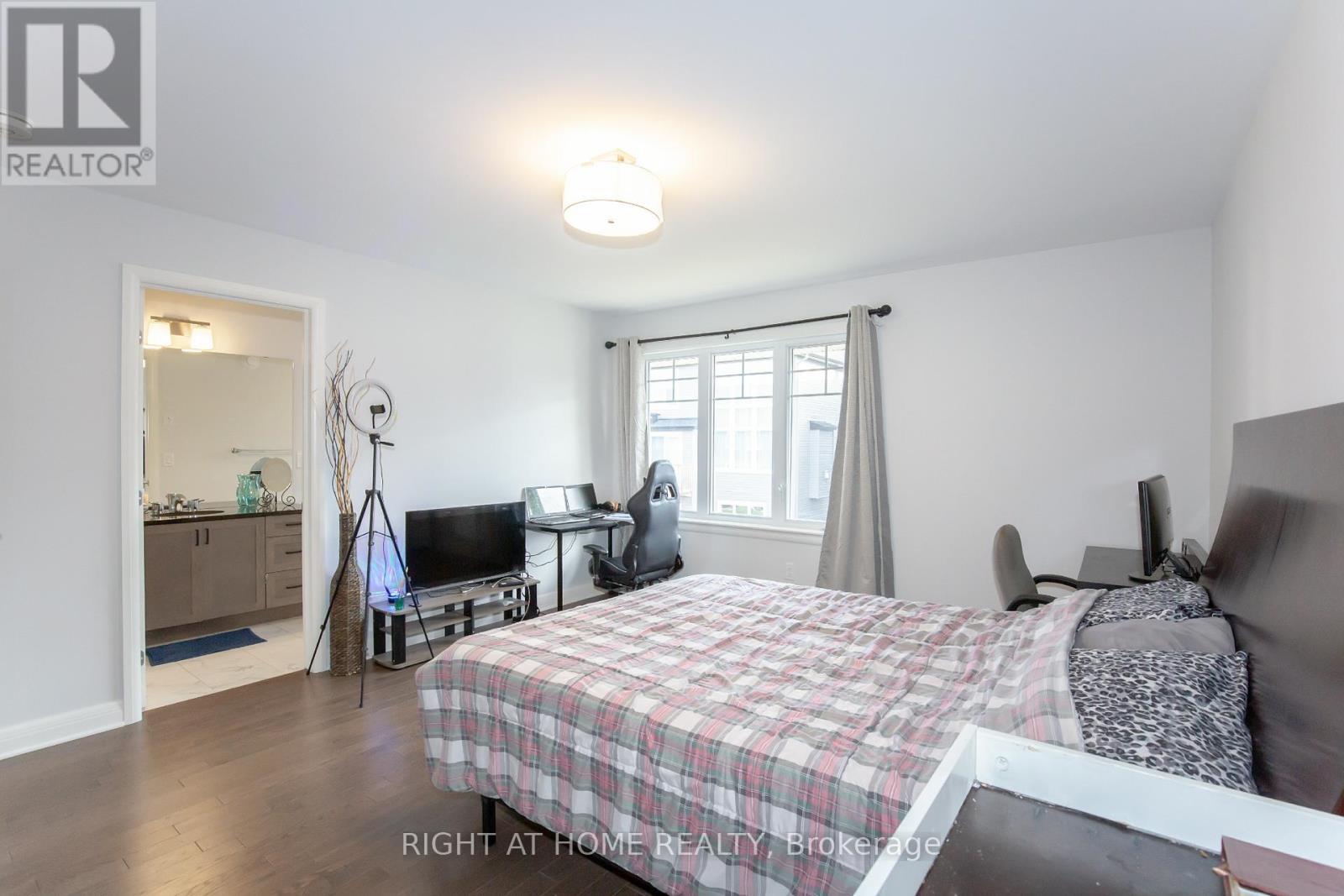 521 Hitzlay Terrace, Ottawa, Ontario  K2T 0S1 - Photo 16 - X12848384