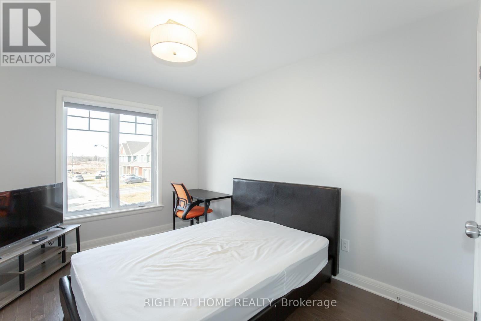 521 Hitzlay Terrace, Ottawa, Ontario  K2T 0S1 - Photo 19 - X12848384