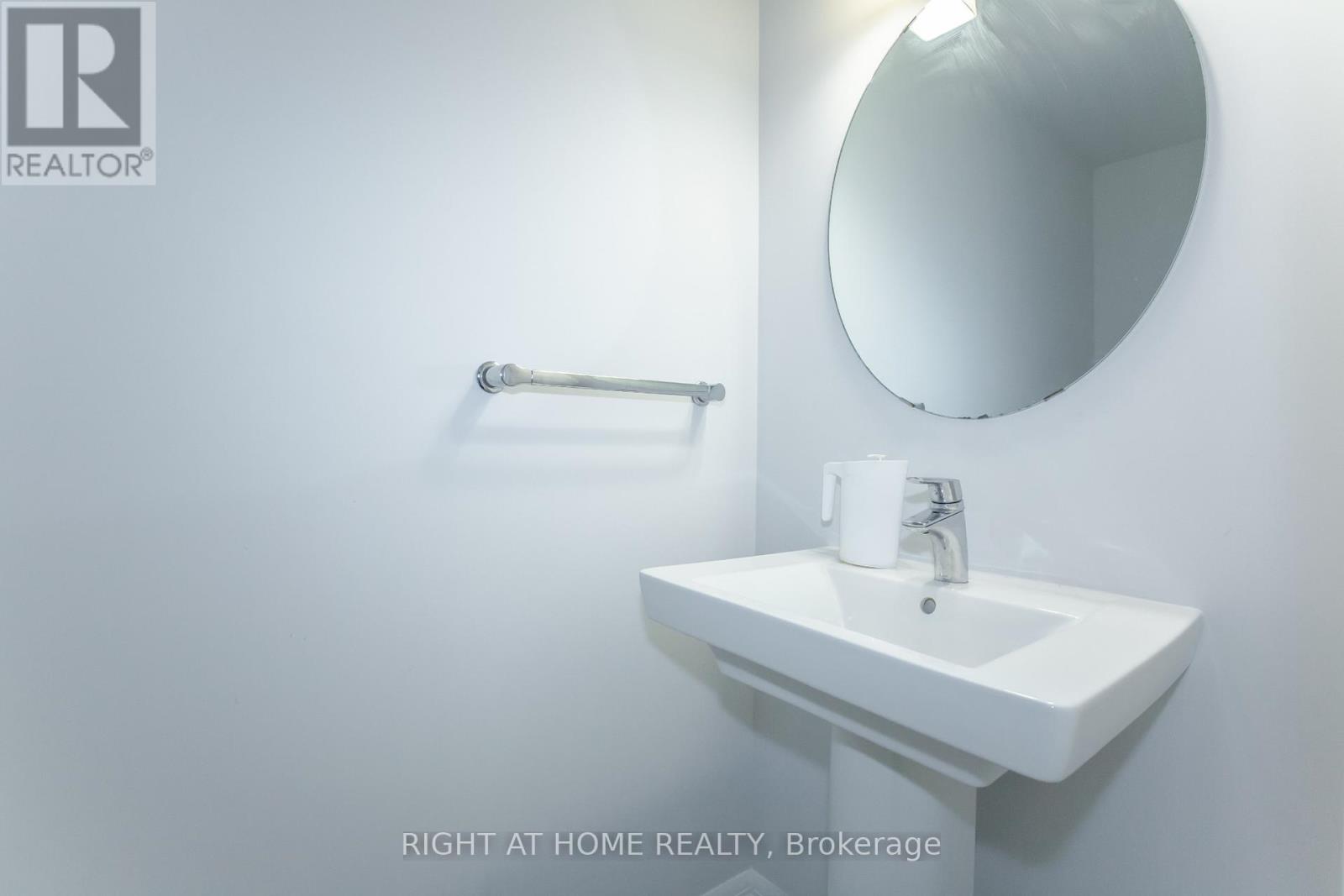 521 Hitzlay Terrace, Ottawa, Ontario  K2T 0S1 - Photo 3 - X12848384