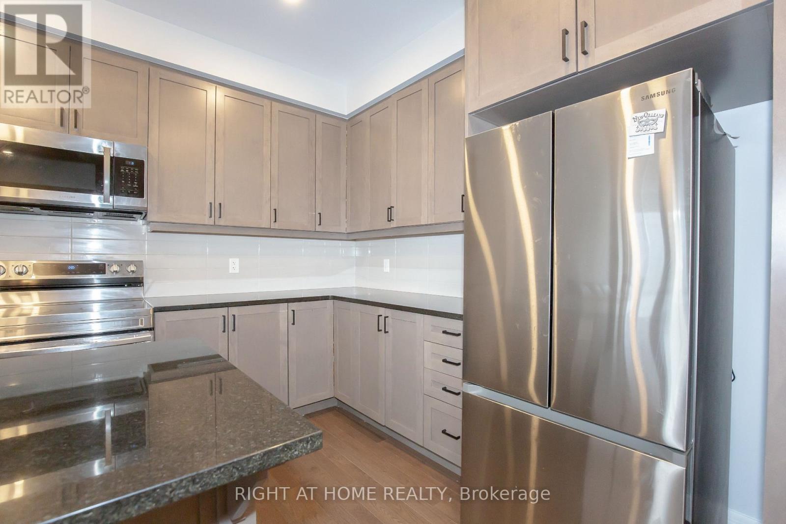 521 Hitzlay Terrace, Ottawa, Ontario  K2T 0S1 - Photo 7 - X12848384