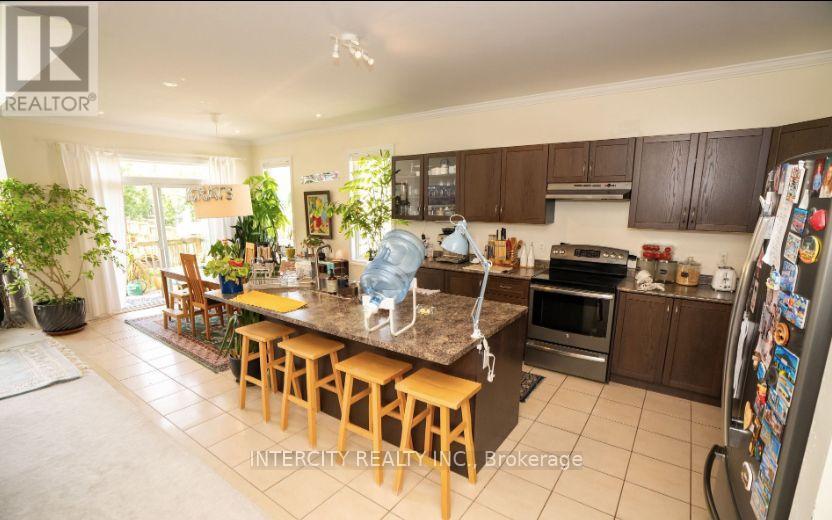 32 Waterview Road, Wasaga Beach, Ontario  L9Z 0E9 - Photo 7 - S12841624