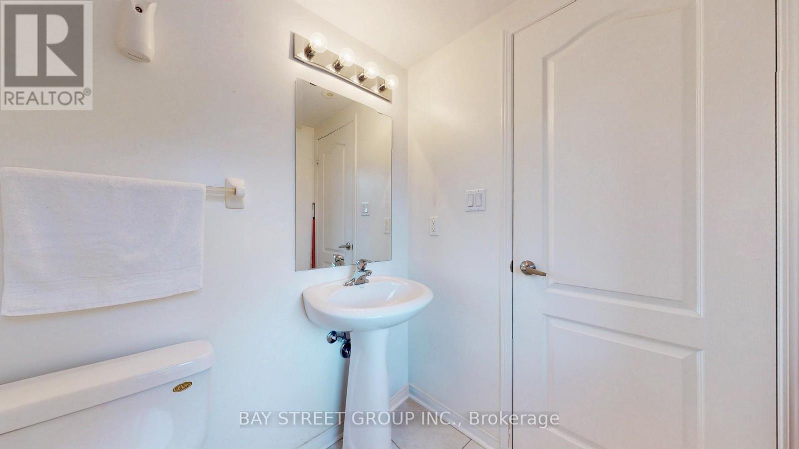 13 - 3975 Eglinton Avenue W, Mississauga, Ontario  L5M 0E7 - Photo 13 - W12845892