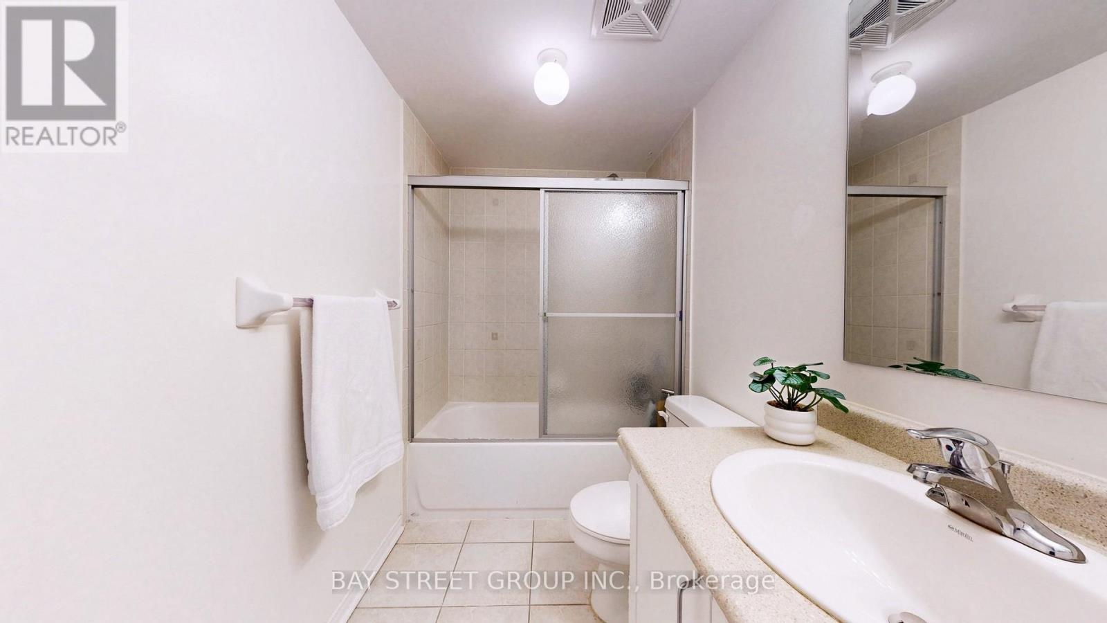 13 - 3975 Eglinton Avenue W, Mississauga, Ontario  L5M 0E7 - Photo 20 - W12845892