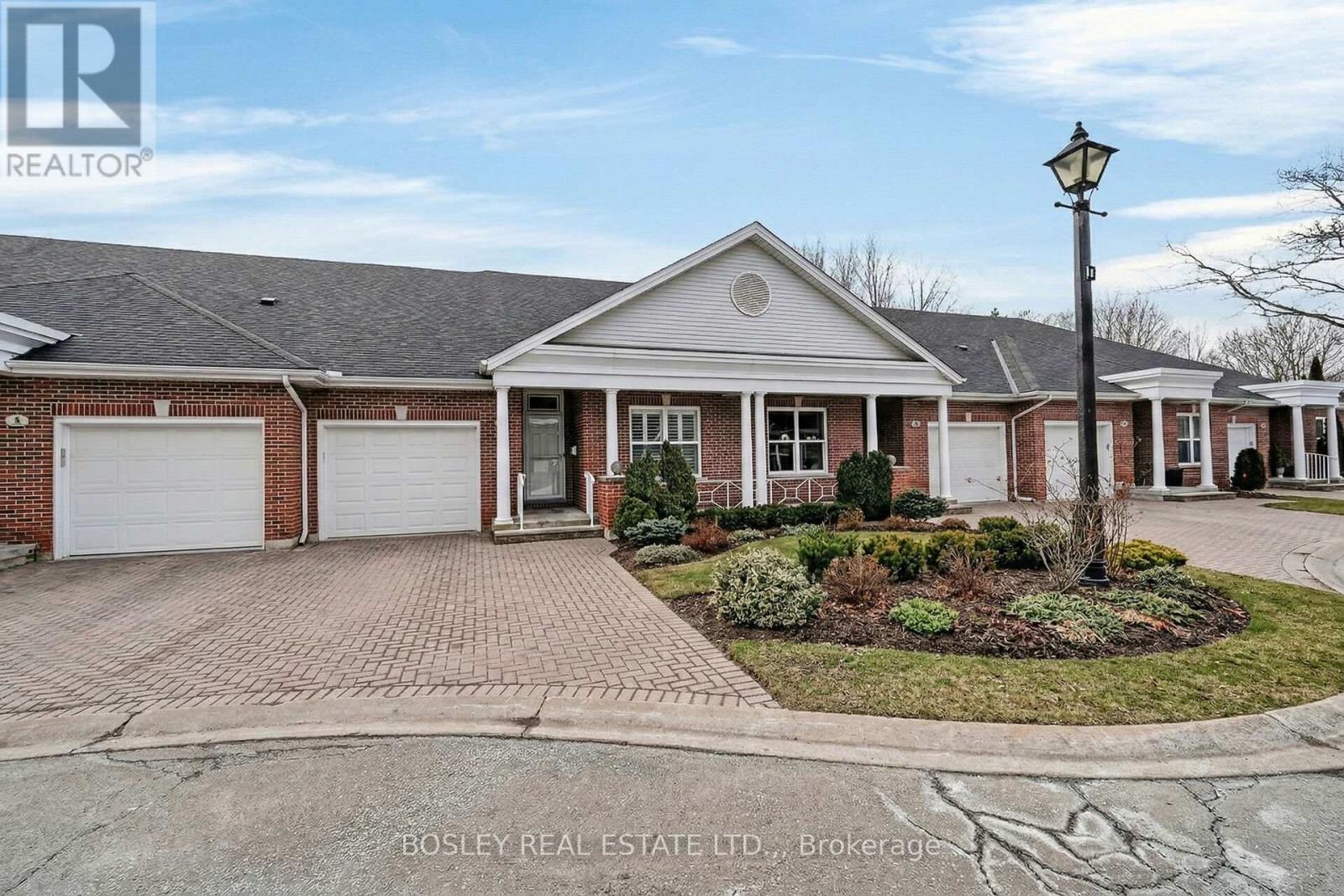 Th 9 - 3381 Montrose Road, Niagara Falls, Ontario  L2H 0J9 - Photo 1 - X12848010