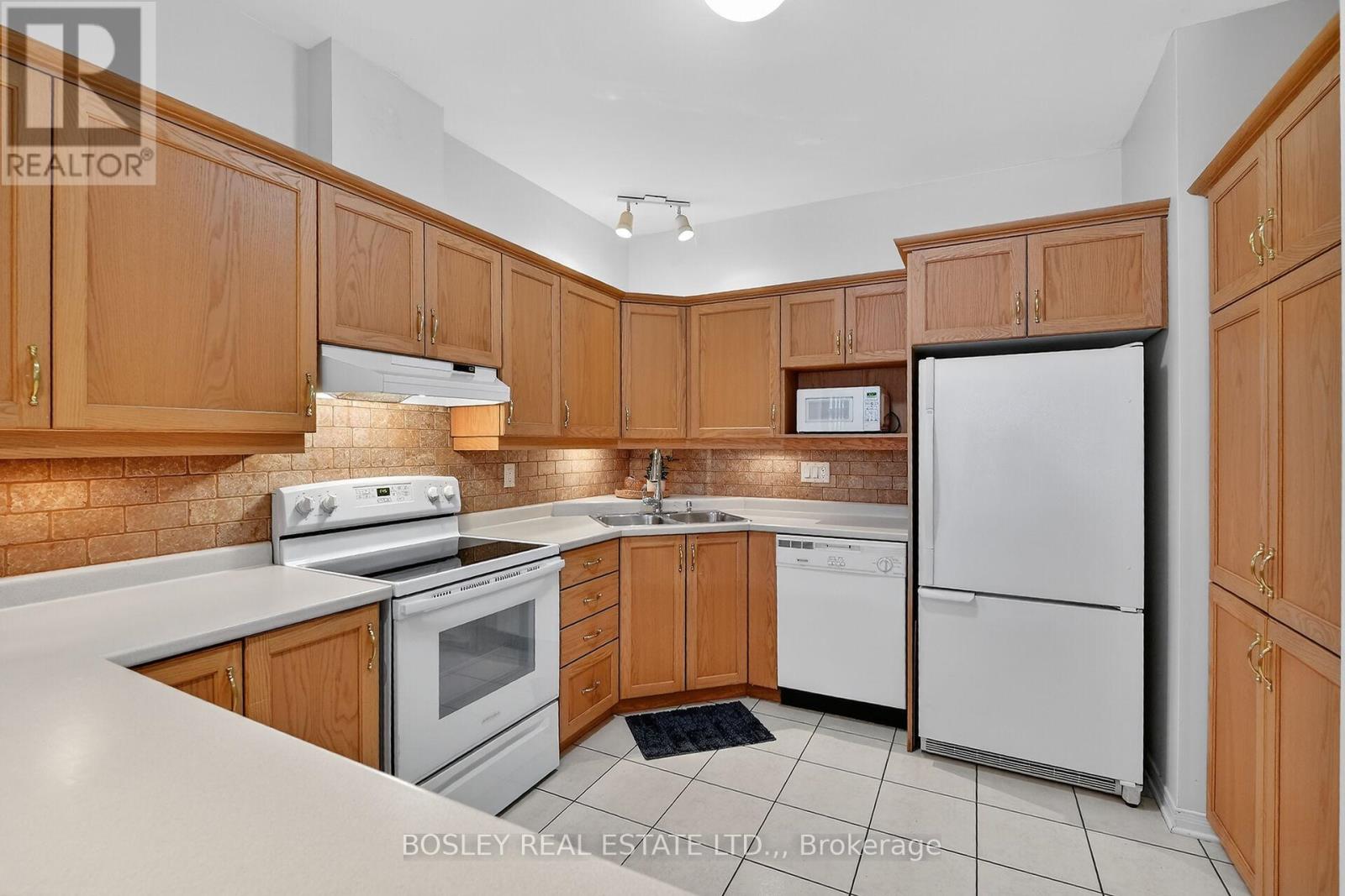 Th 9 - 3381 Montrose Road, Niagara Falls, Ontario  L2H 0J9 - Photo 10 - X12848010