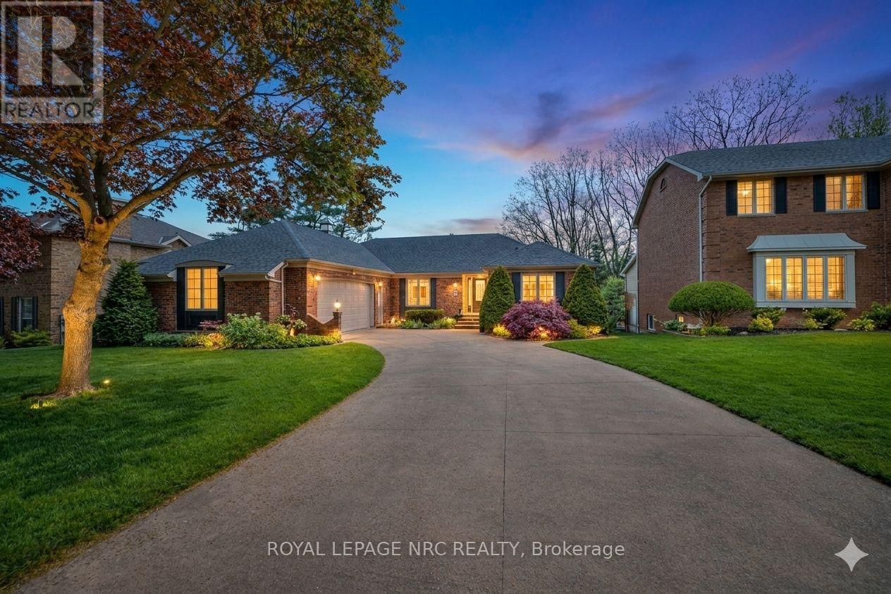 3 Petronella Parkway, Pelham (Fonthill), Ontario  L0S 1E0 - Photo 1 - X12848312