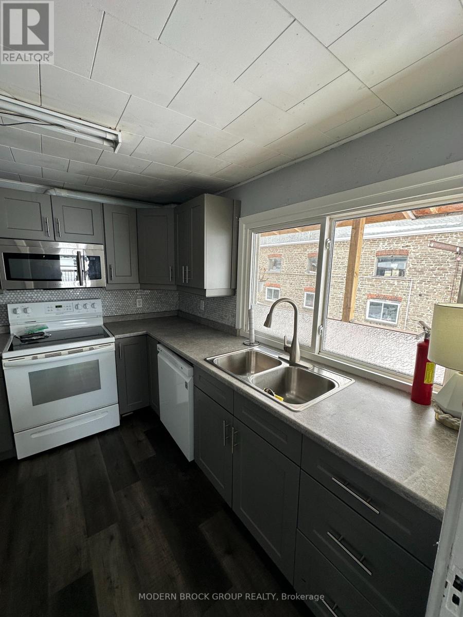 A - 17 Jessie Street, Brockville, Ontario  K6V 3M6 - Photo 9 - X12848216