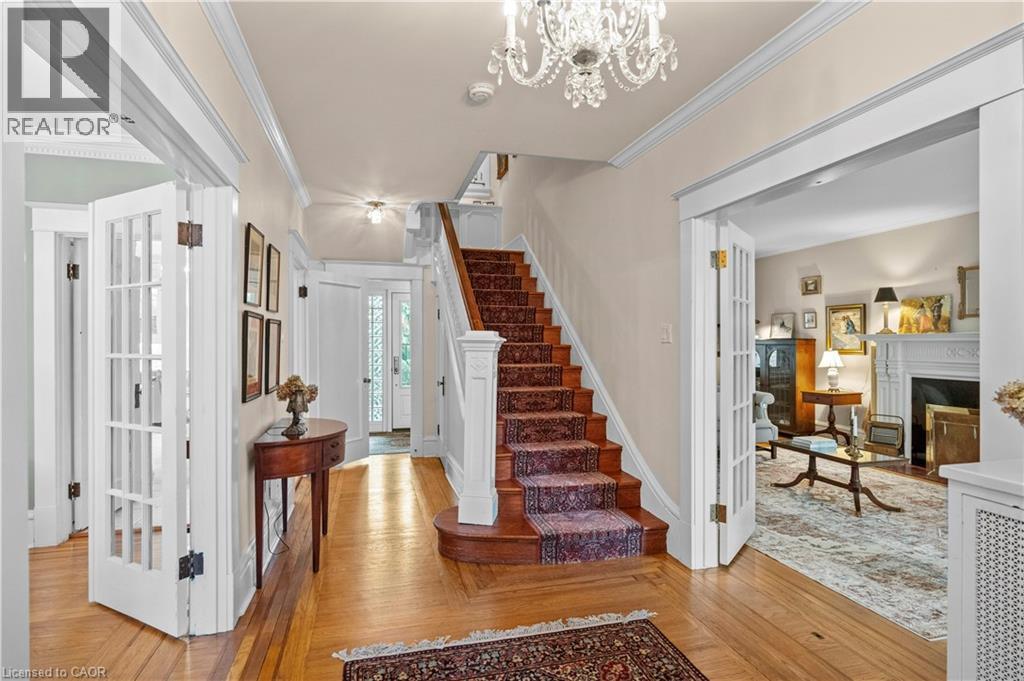 247 Macnab Street S, Hamilton, Ontario  L8P 3E2 - Photo 5 - 40809757