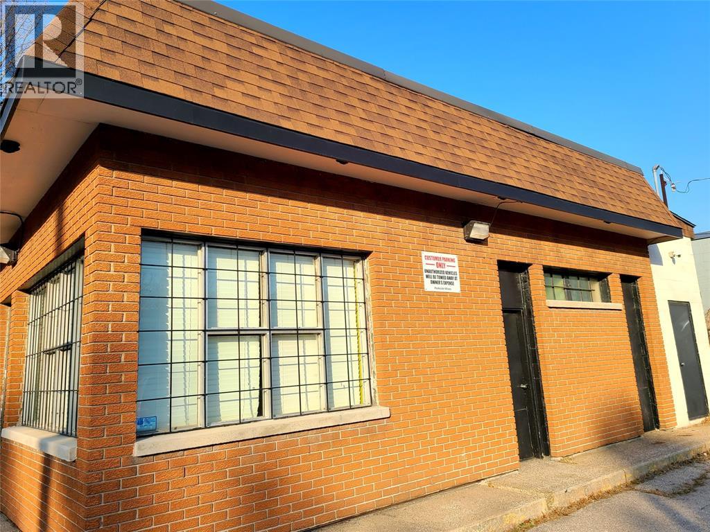 220 CHRISTINA STREET South Sarnia Ontario Canada N7T2N2 3