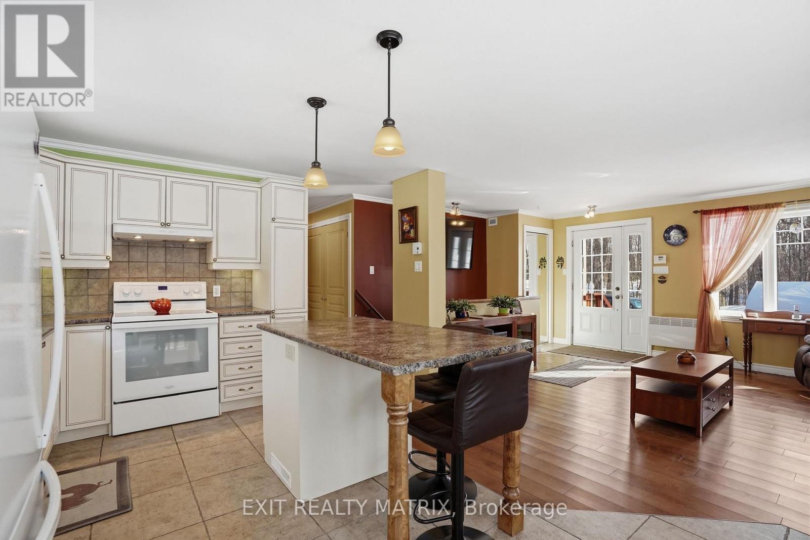 8150 Montee Lemieux Road, East Hawkesbury, Ontario  K0B 1M0 - Photo 10 - X12848244