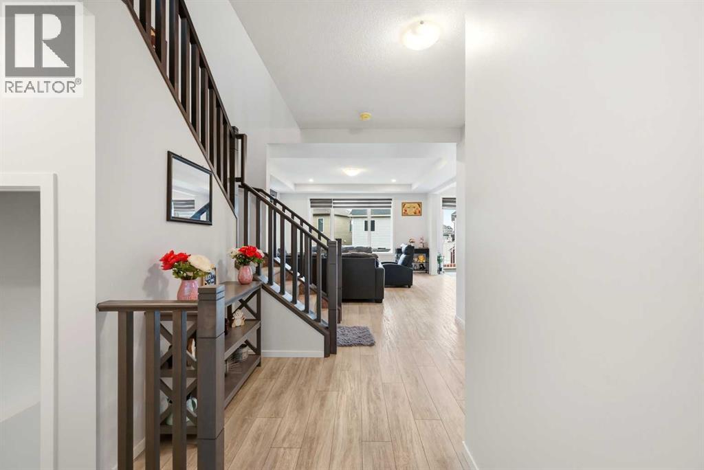 717 Windrow Manor Sw, Airdrie, Alberta  T4B 5H6 - Photo 7 - A2284526