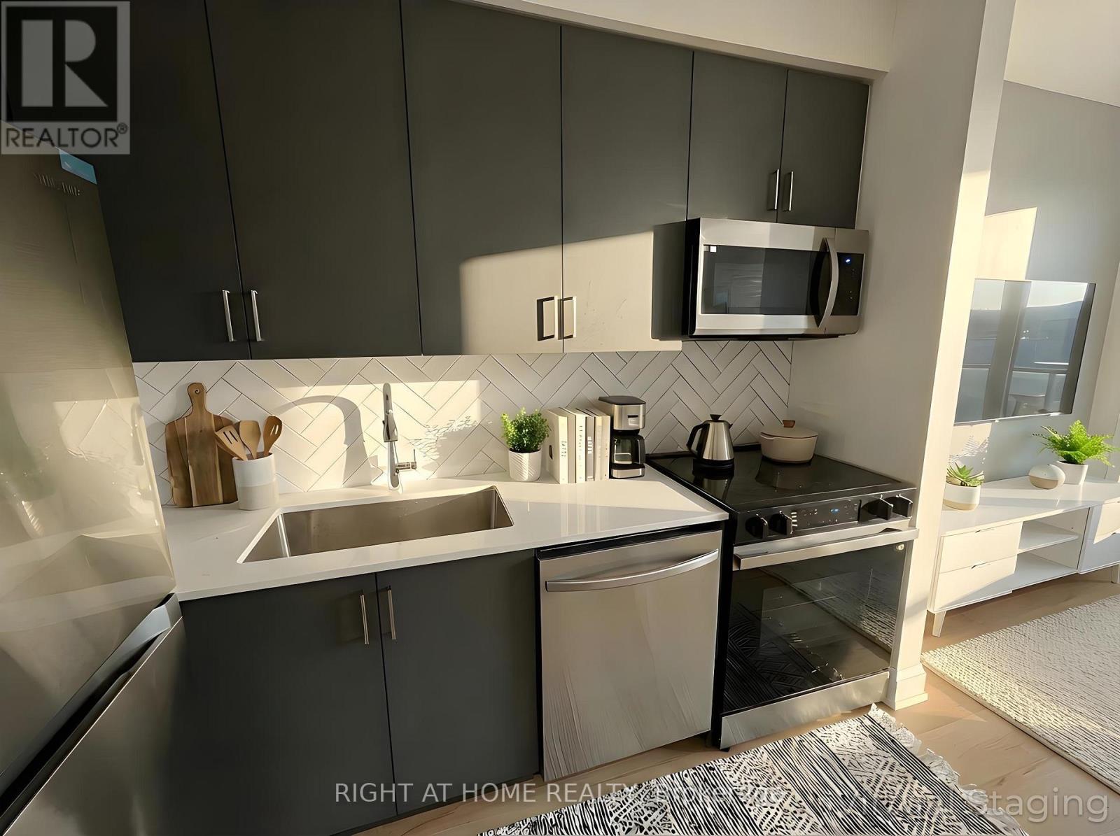 1f - 55 Camberwell Road, Toronto, Ontario  M6C 3E7 - Photo 3 - C12848162