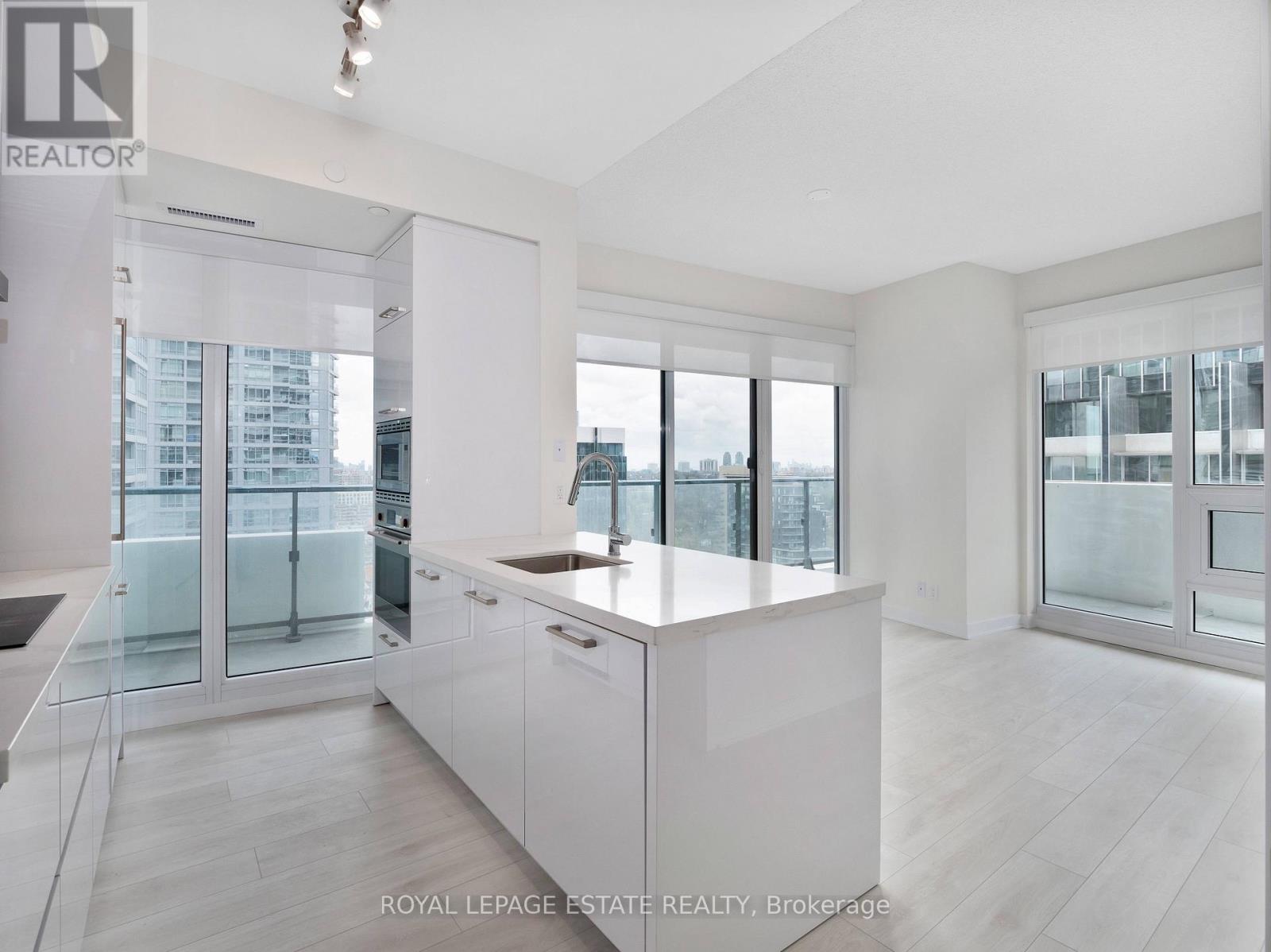 1708 - 2221 YONGE STREET, Toronto, Ontario